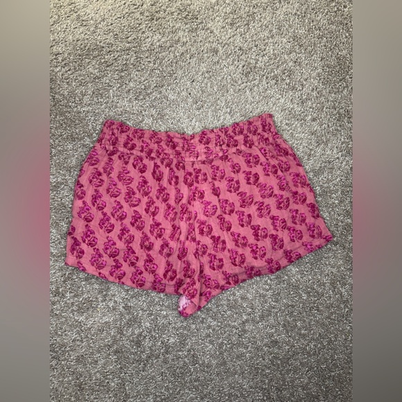 Zara Pink Floral Textured Shorts - Picture 6 of 7
